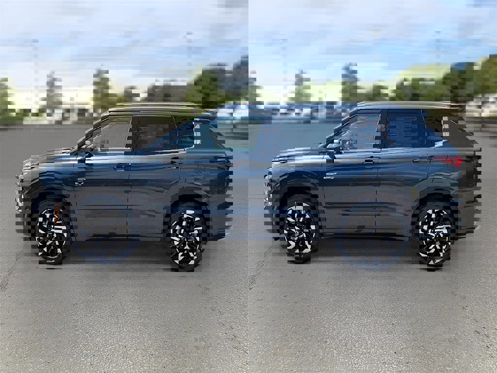 New 2025 Mitsubishi Outlander SEL image 4