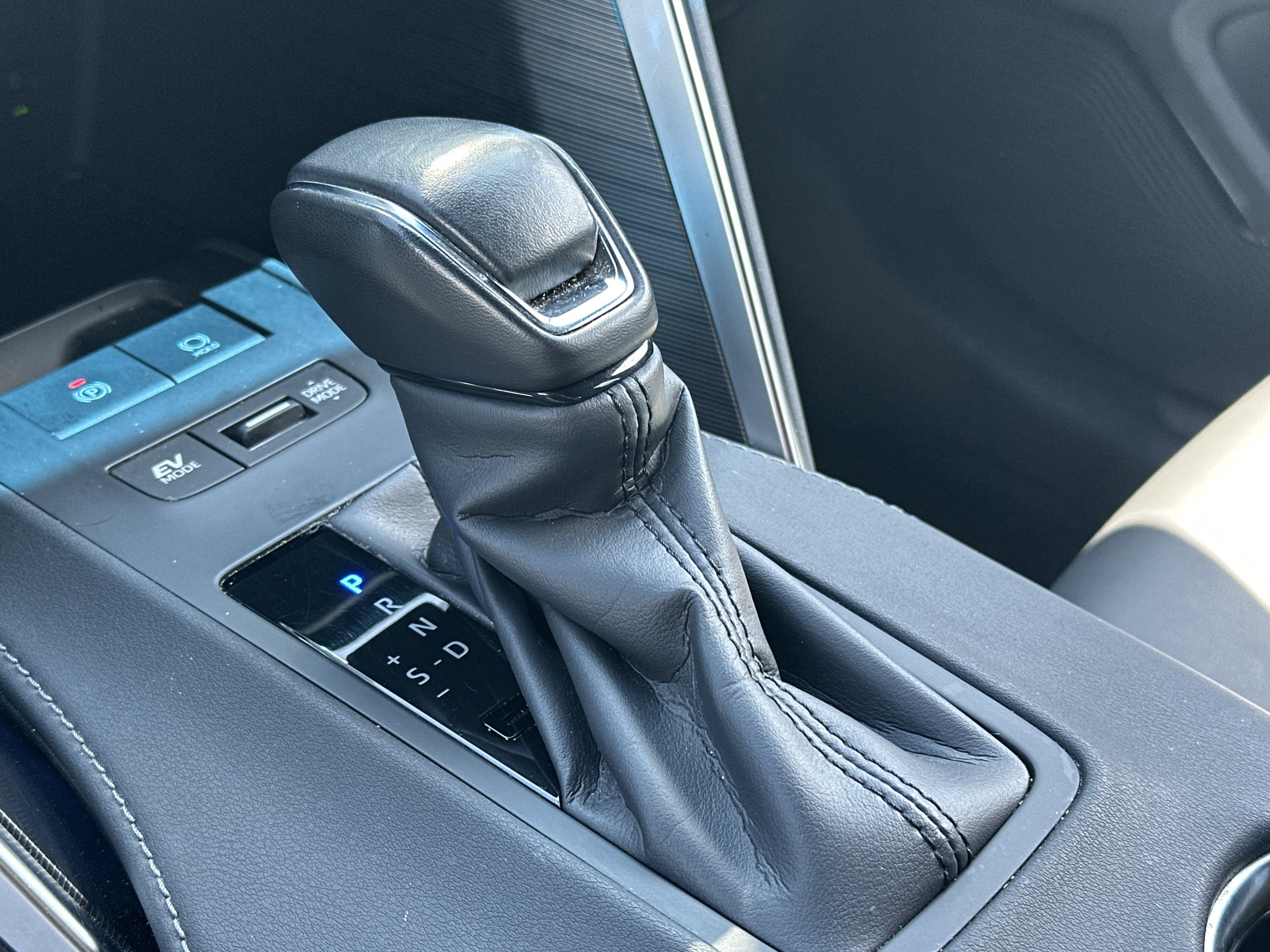 Used 2023 Toyota Venza XLE AWD/4WD image 24