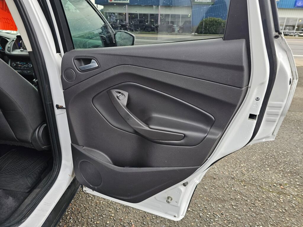 Used 2017 Ford Escape SE w/ Equipment Group 201A image 14