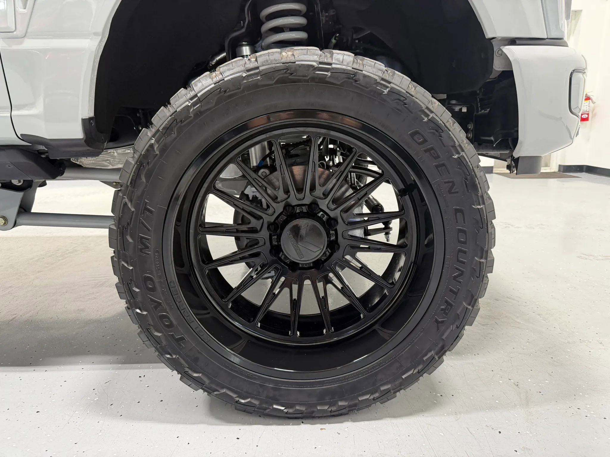 Used 2025 Ford F250 Platinum image 27