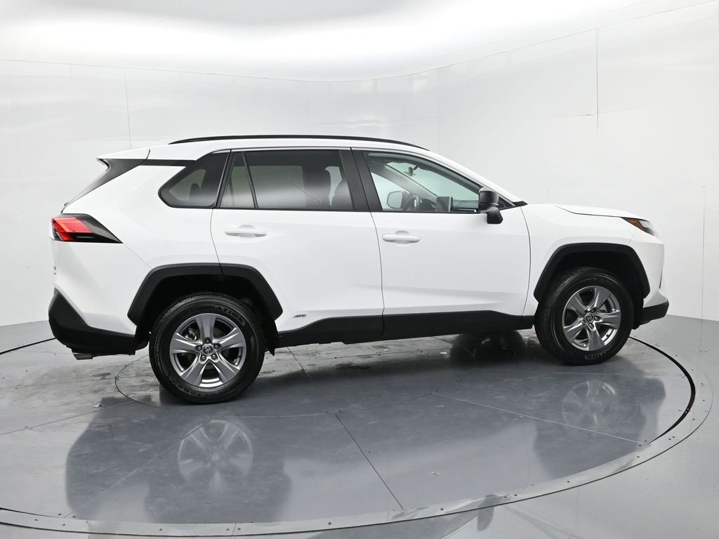Used 2025 Toyota RAV4 LE image 8