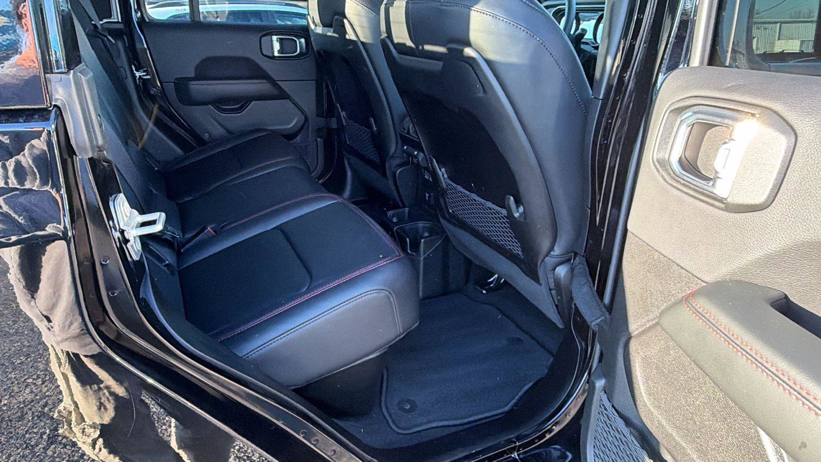 Used 2024 Jeep Gladiator Rubicon AWD/4WD image 18