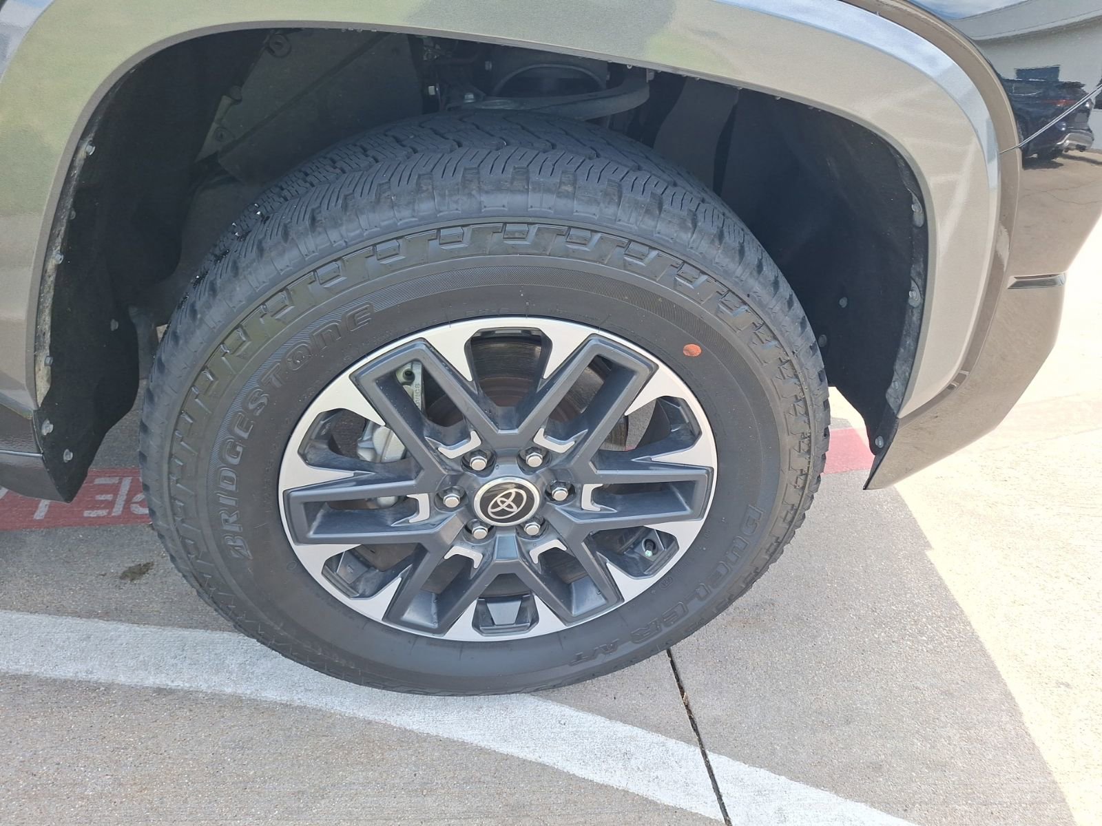 Used 2022 Toyota Tundra Limited AWD/4WD image 10