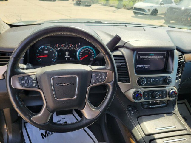 Used 2019 GMC Yukon XL Denali w/ Denali Ultimate Package RWD image 12