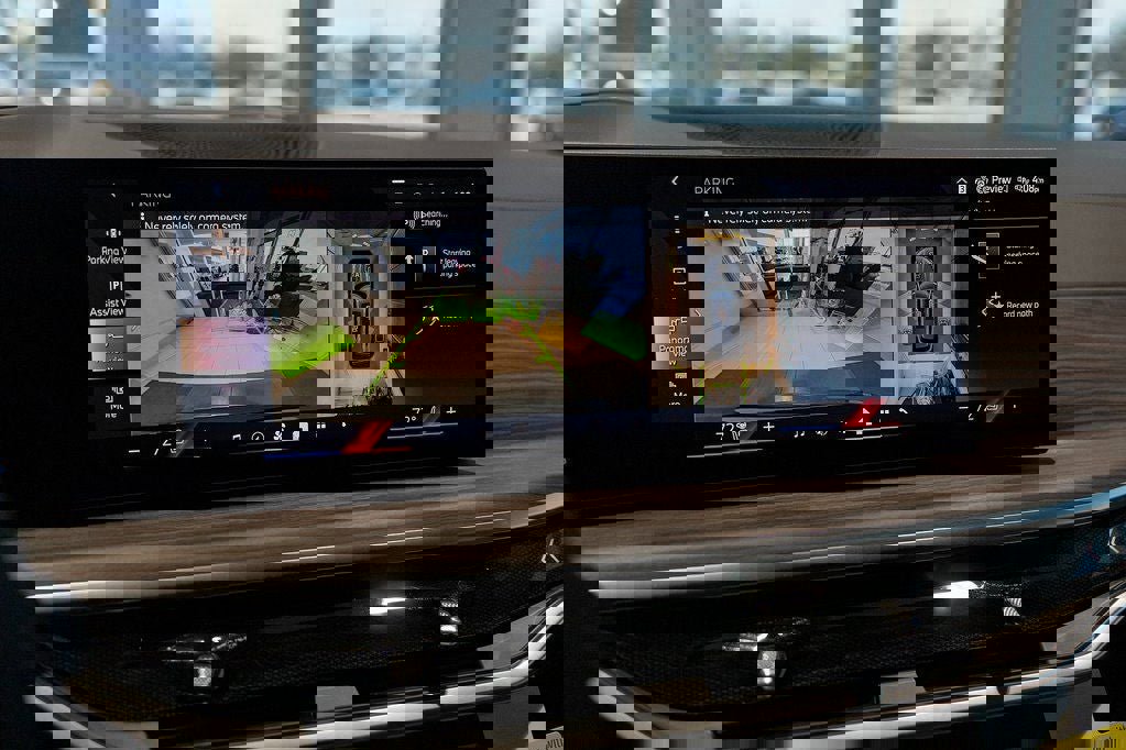 New 2026 BMW X5 xDrive40i w/ Climate Comfort Package image 32