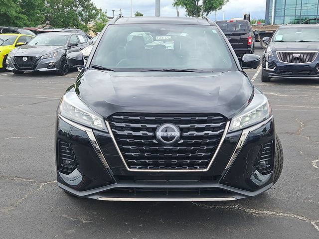 Certified 2024 Nissan Kicks SR w/ SR Premium Package FWD image 2