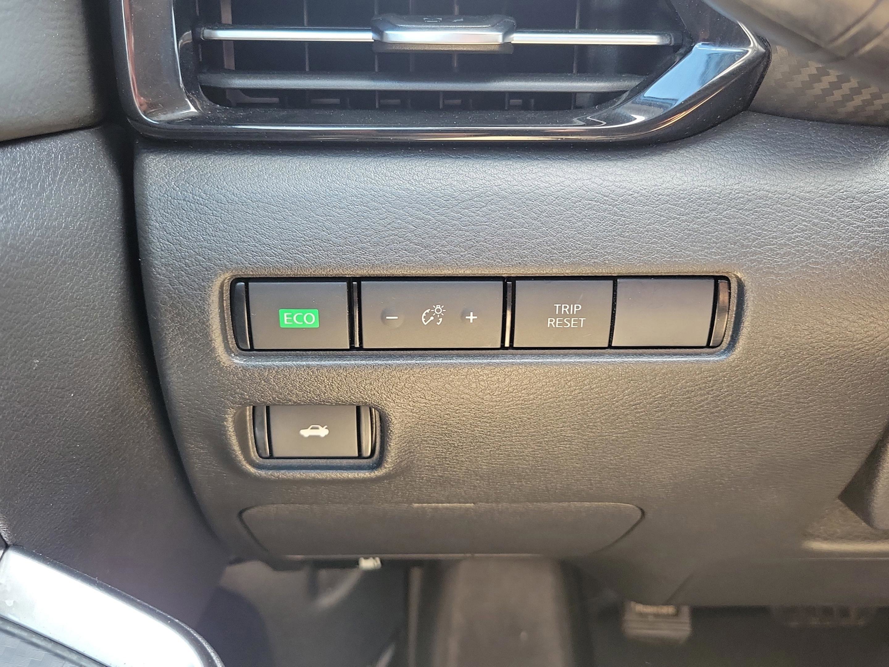 Used 2022 Nissan Sentra SR w/ Lighting Package FWD image 27