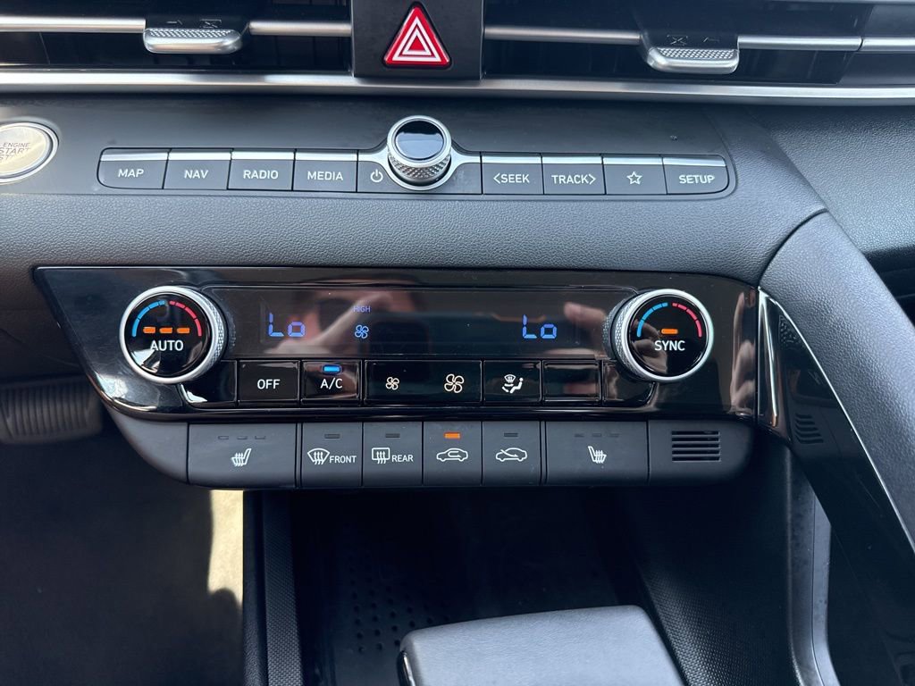 Used 2023 Hyundai Elantra SEL w/ Convenience Package image 17