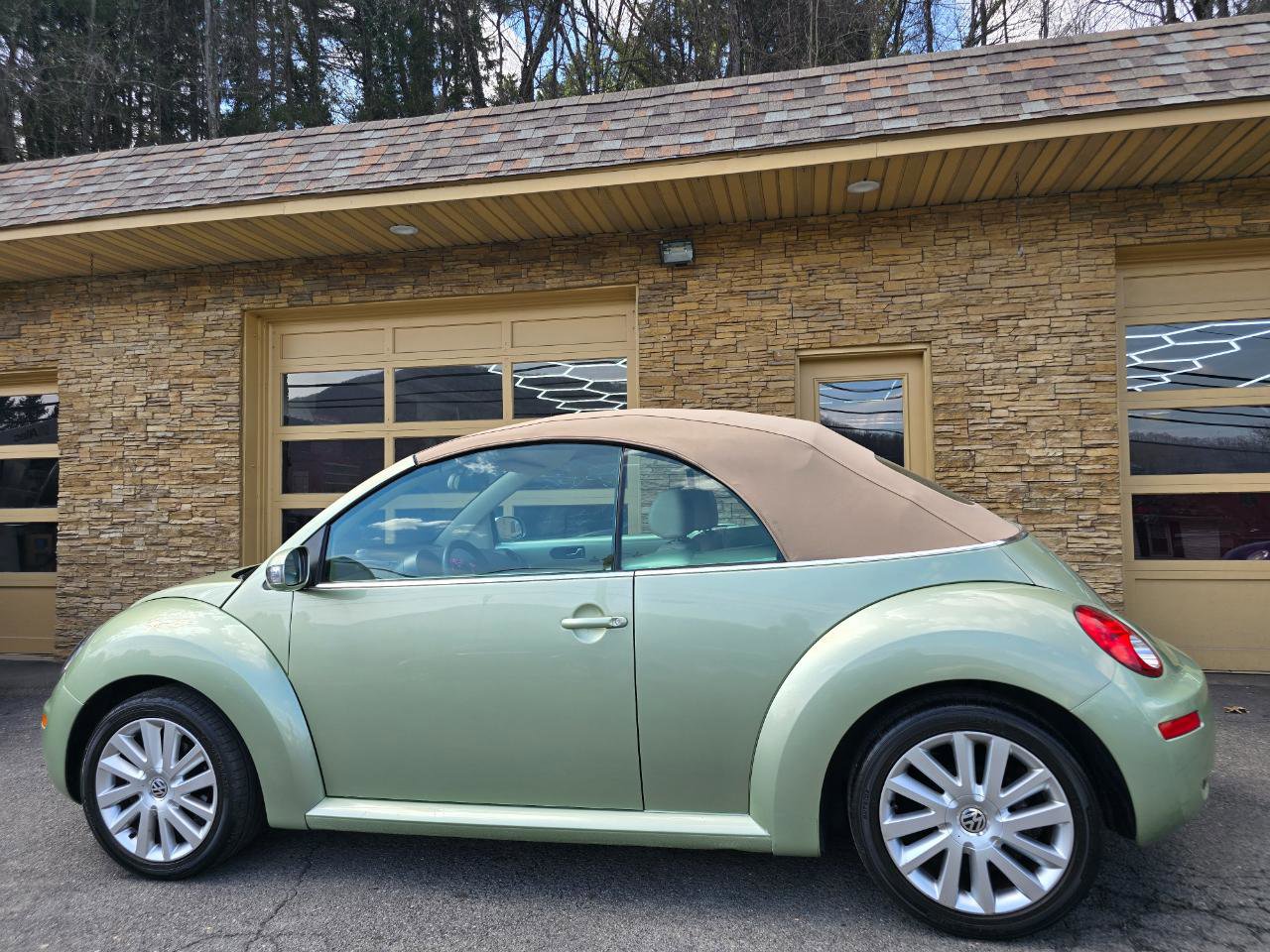 Used 2008 Volkswagen Beetle SE image 33
