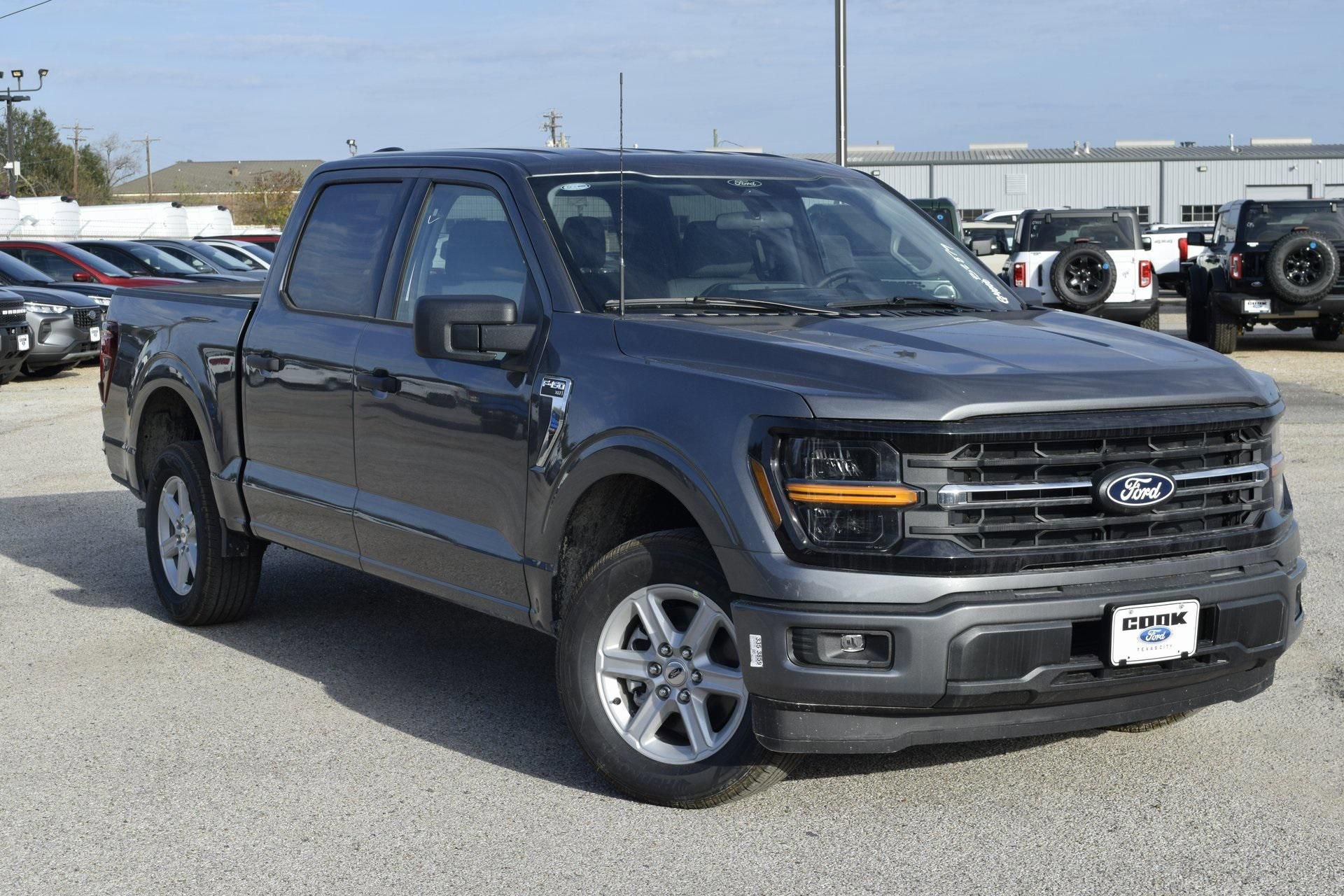 New 2026 Ford F150 XLT w/ Equipment Group 301A Standard image 3