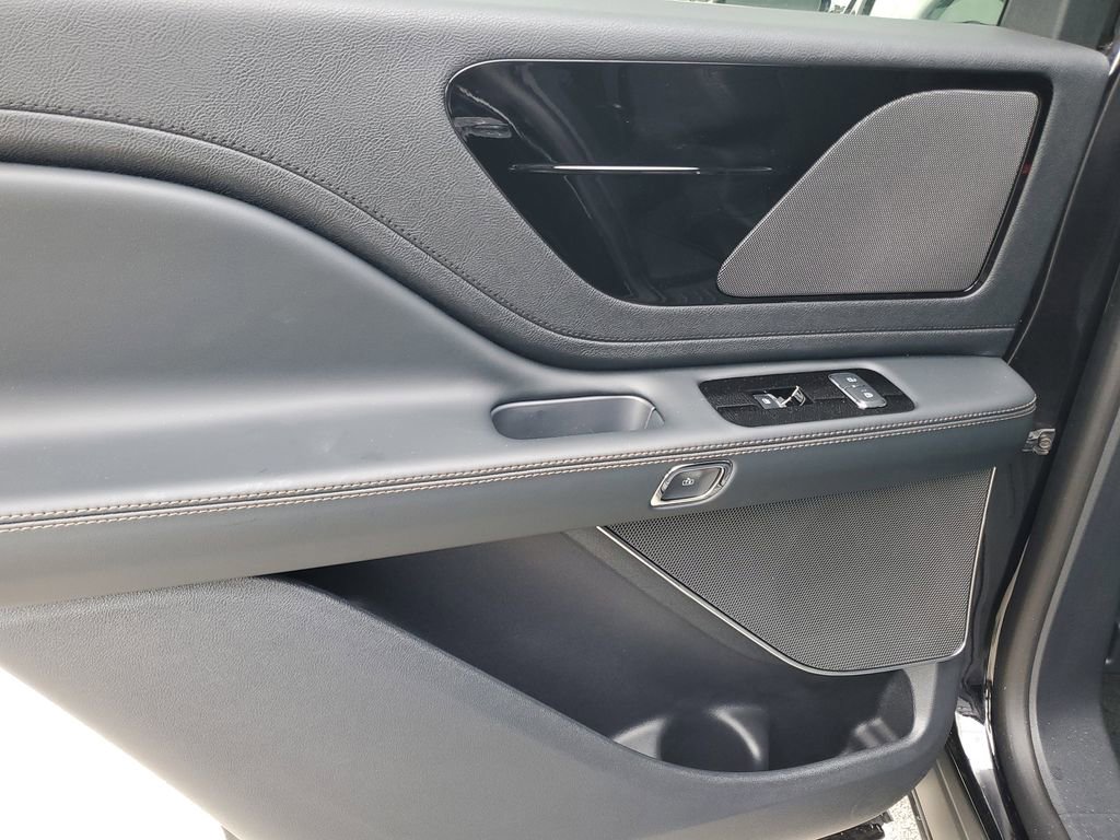 New 2025 Lincoln Aviator 2WD image 9