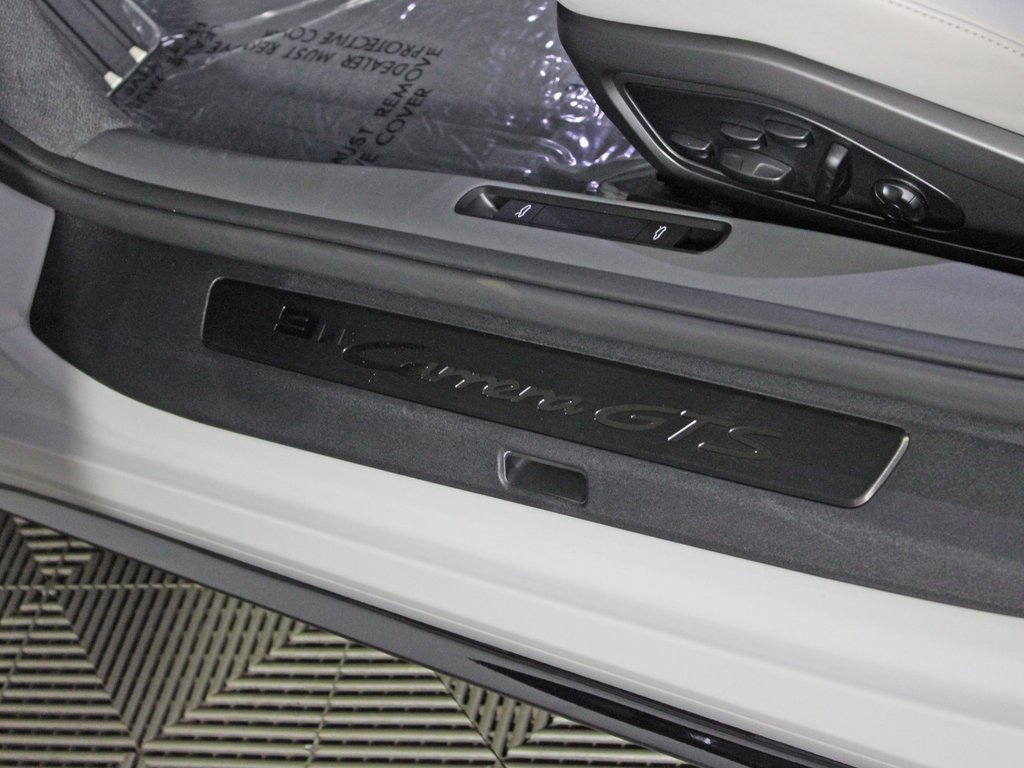 Used 2024 Porsche 911 Carrera GTS image 22