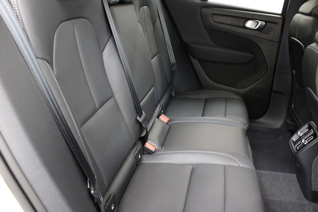 Used 2024 Volvo XC40 B5 Plus w/ Protection Package AWD/4WD image 21