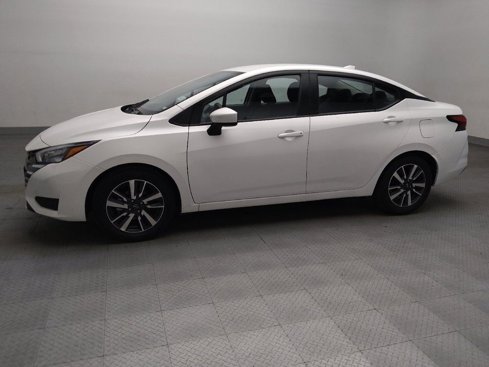 Used 2025 Nissan Versa SV FWD image 2