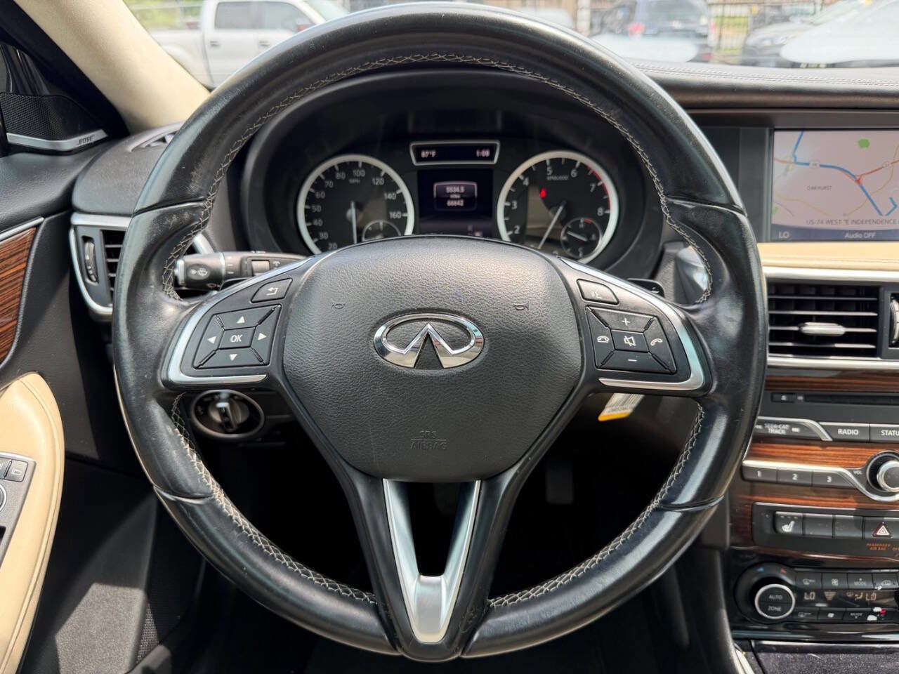 Used 2017 INFINITI QX30 Premium w/ Navigation Package AWD/4WD image 17