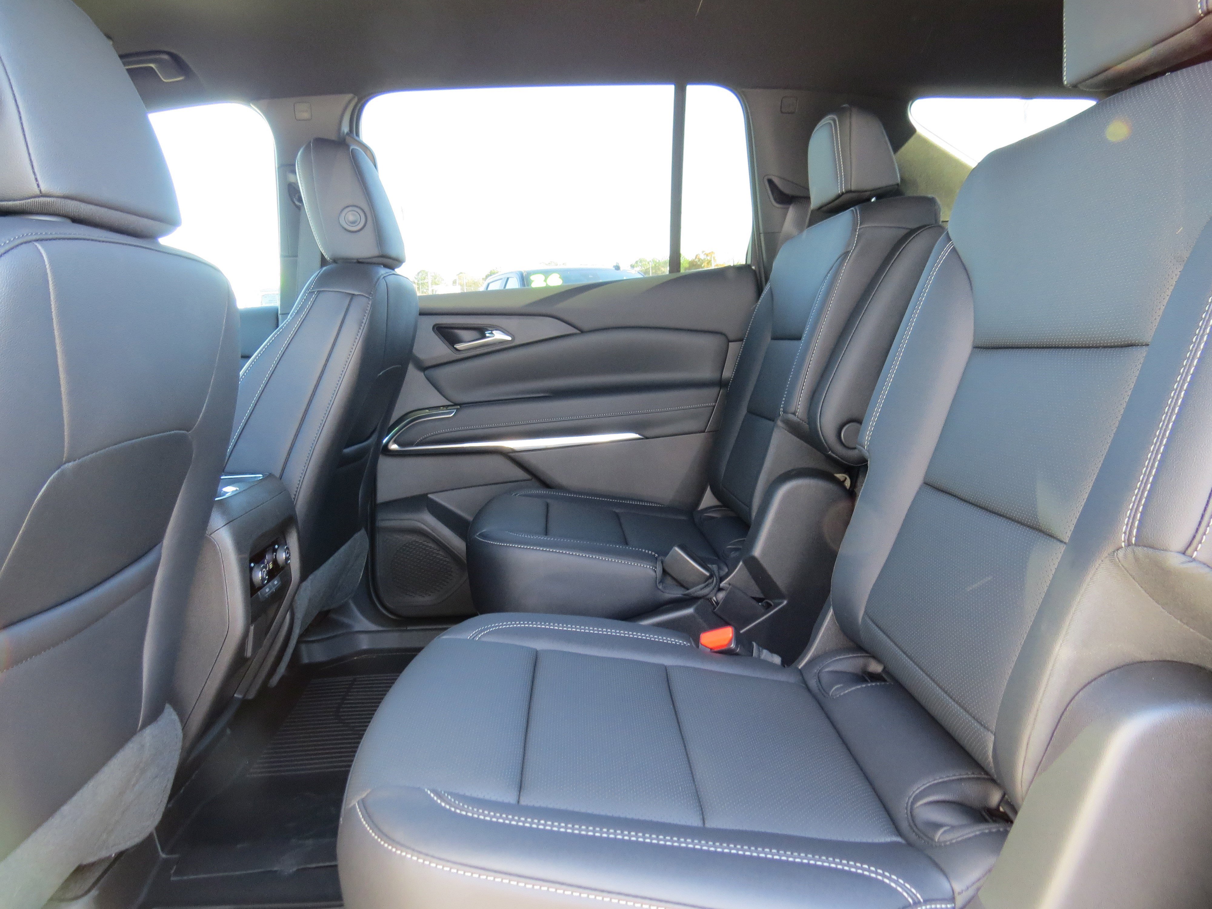 New 2026 Chevrolet Traverse LT image 18