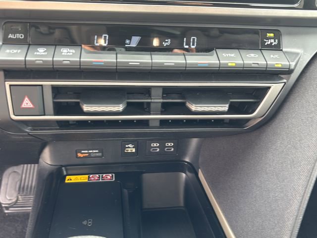 Used 2025 Toyota Camry LE image 27