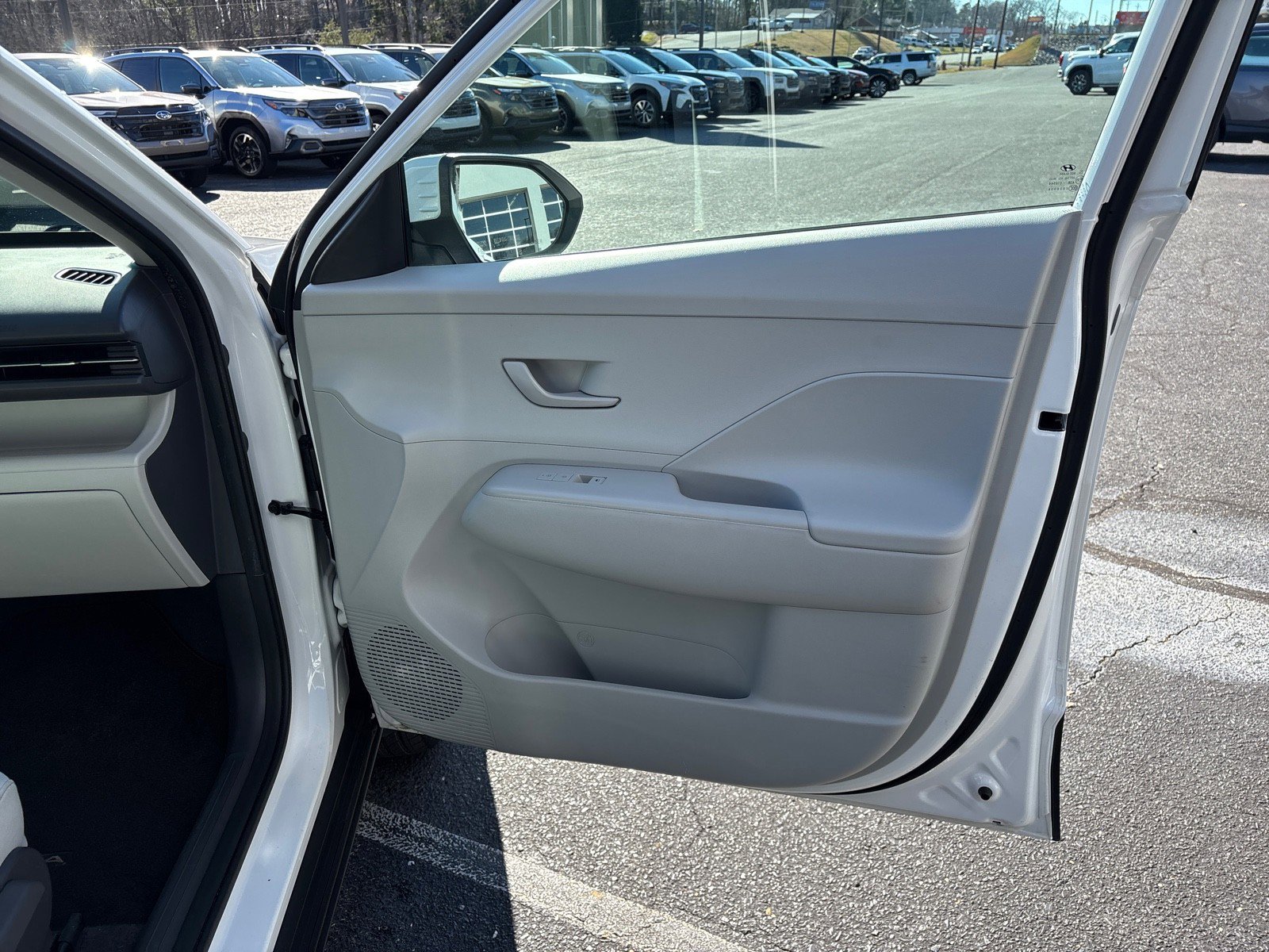 Used 2024 Hyundai Kona SEL image 42