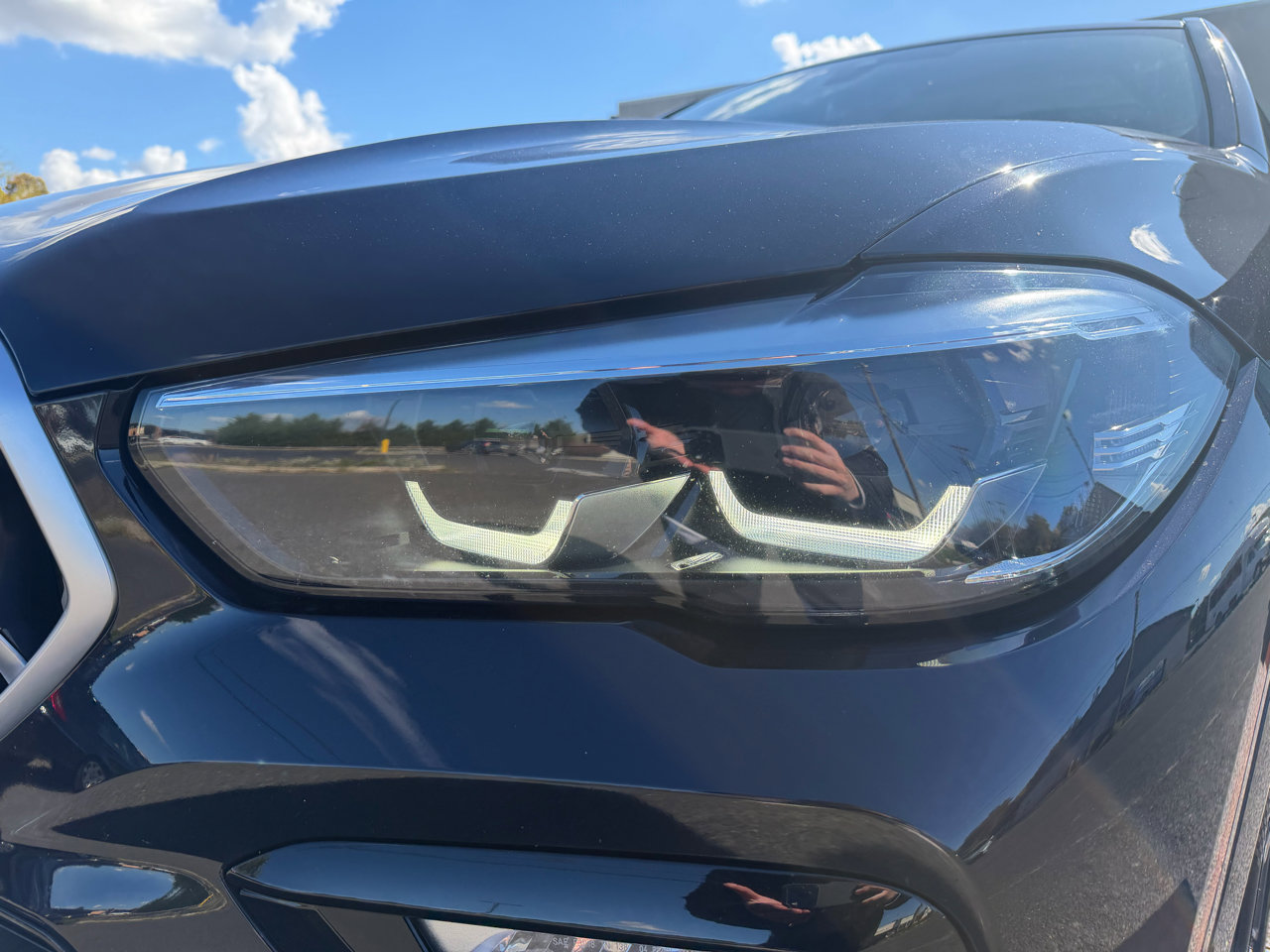 Used 2021 BMW X6 xDrive40i w/ Premium Essential Package image 26