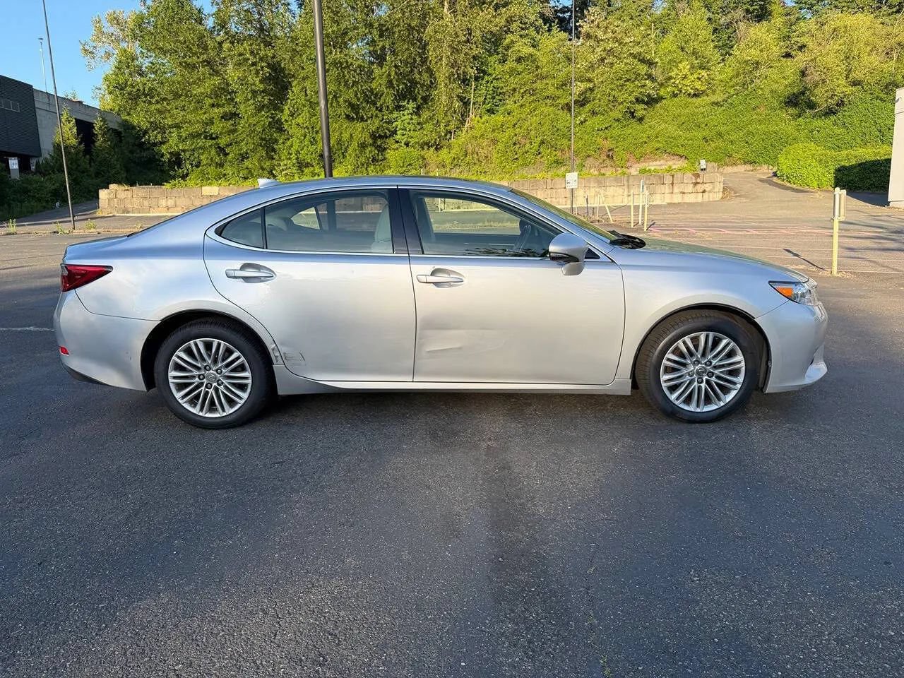 Used 2015 Lexus ES 350 w/ Premium Package FWD image 8