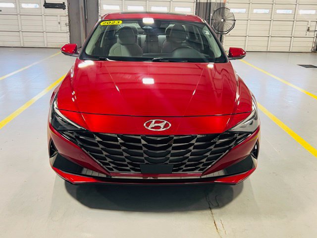 Used 2023 Hyundai Elantra Limited w/ Preferred Accessory Package FWD image 15