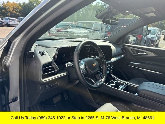 Used 2025 Chevrolet Traverse LT image 15