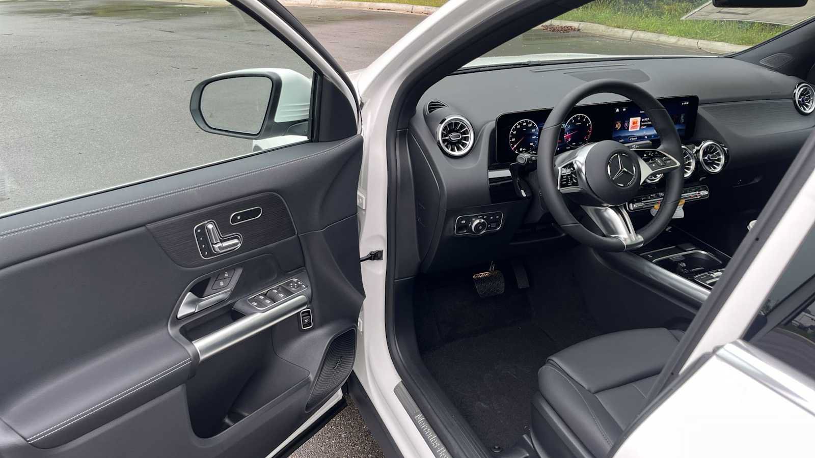 New 2026 Mercedes-Benz GLA 250 4MATIC image 16