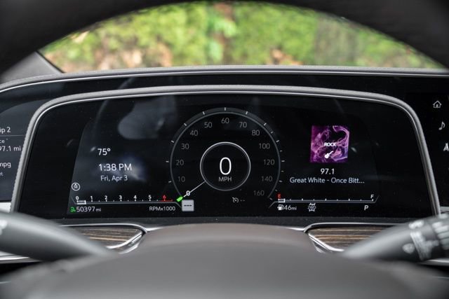 Used 2022 Cadillac Escalade ESV Sport w/ Touring Package image 28