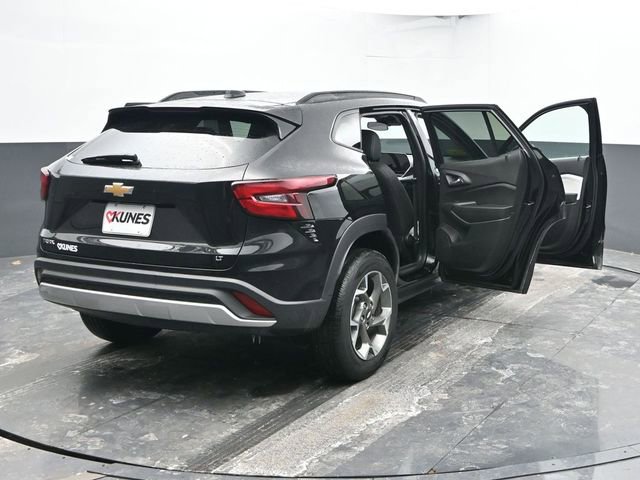Used 2025 Chevrolet Trax LT image 56