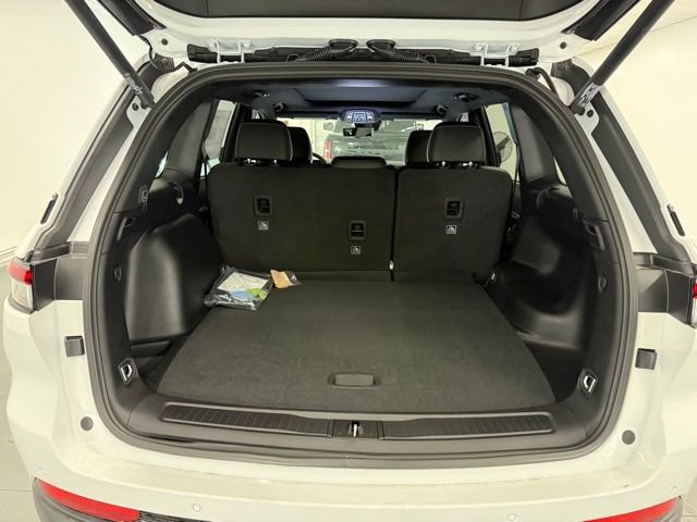 New 2025 Jeep Grand Cherokee Limited w/ Luxury Tech Group II image 8