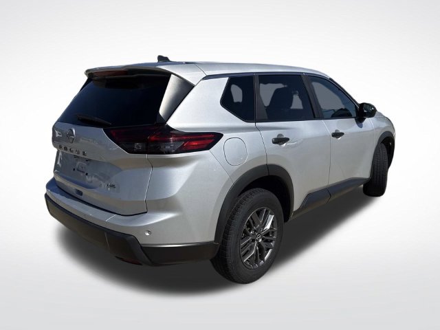 Used 2024 Nissan Rogue S AWD/4WD image 9