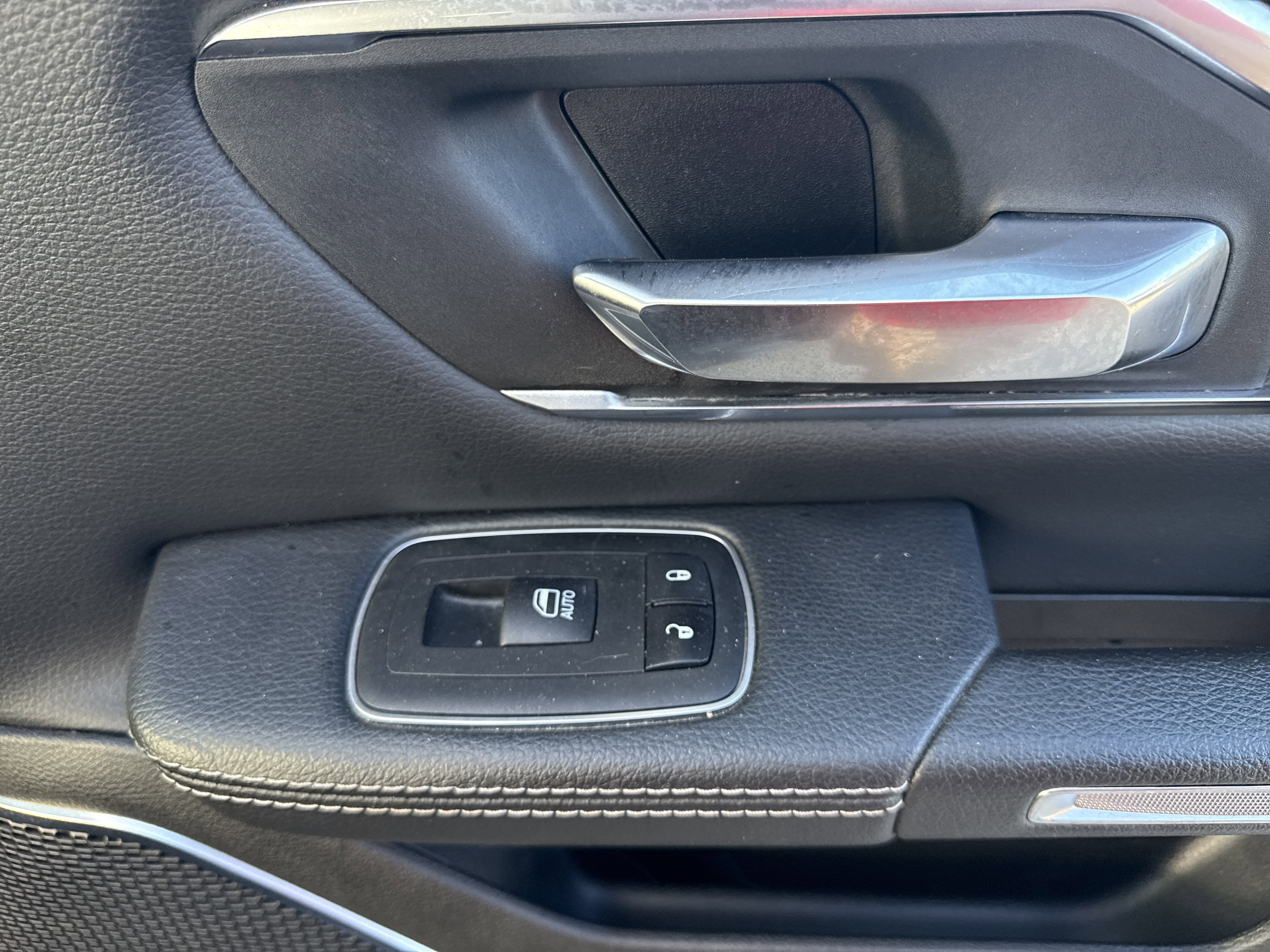 Used 2024 RAM 1500 Laramie image 30