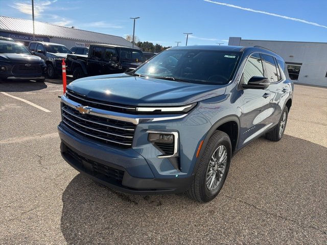 Used 2024 Chevrolet Traverse LT image 8