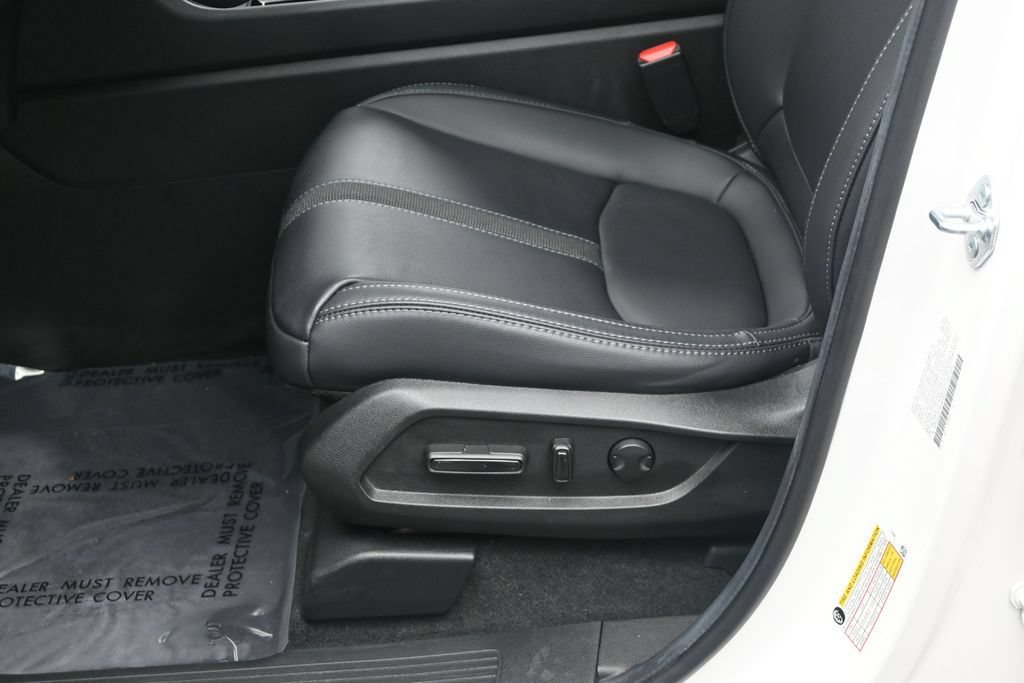 Certified 2025 Honda Pilot Touring image 13