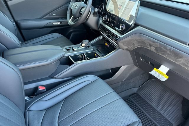 New 2026 Lexus TX 500h AWD w/ Technology Package image 15