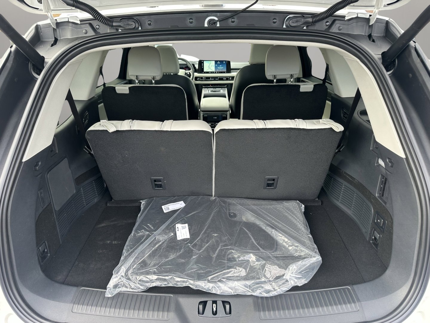 New 2026 Lincoln Aviator AWD image 7