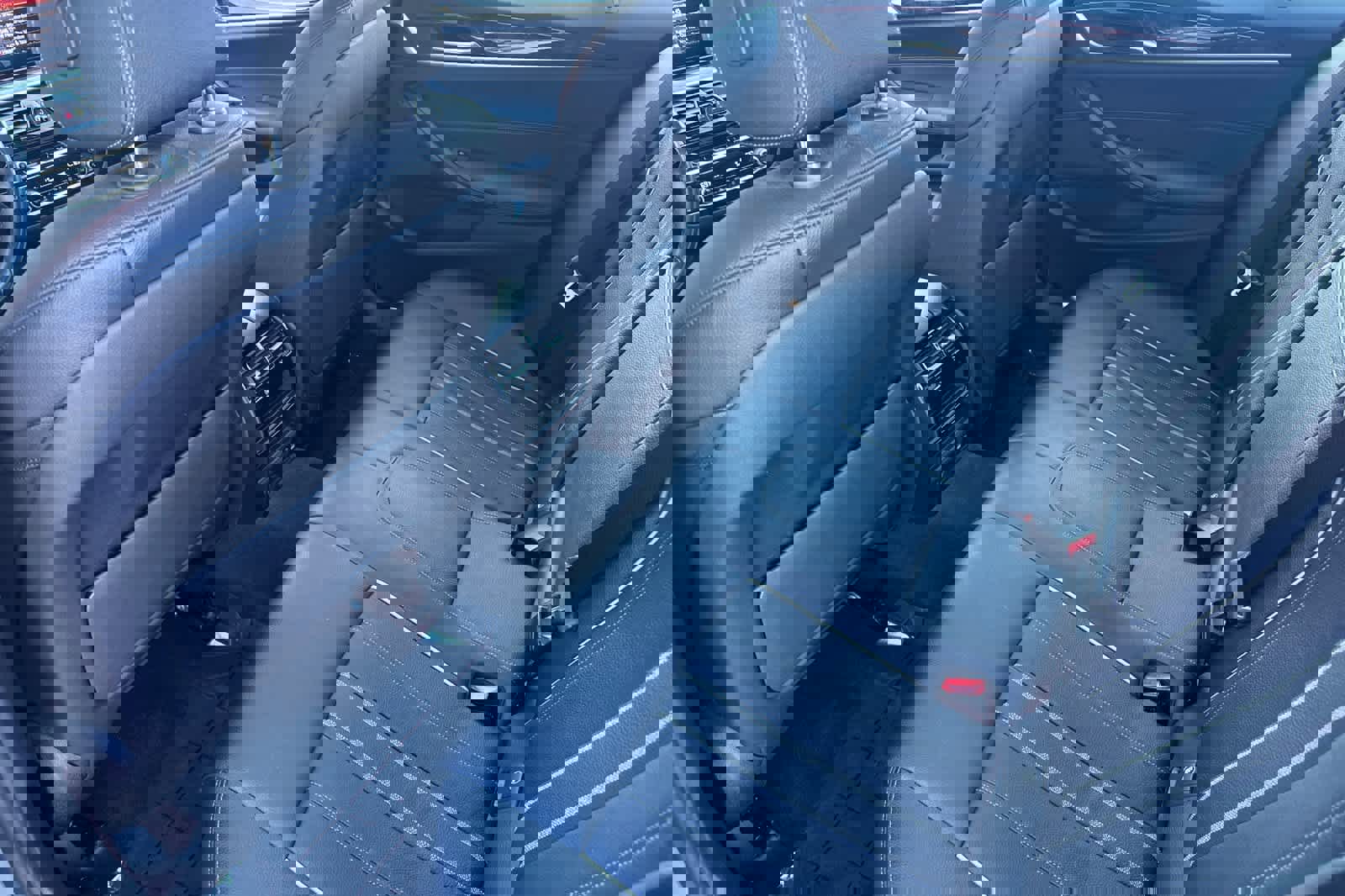 Certified 2023 BMW 530i 530i w/ Convenience Package image 4