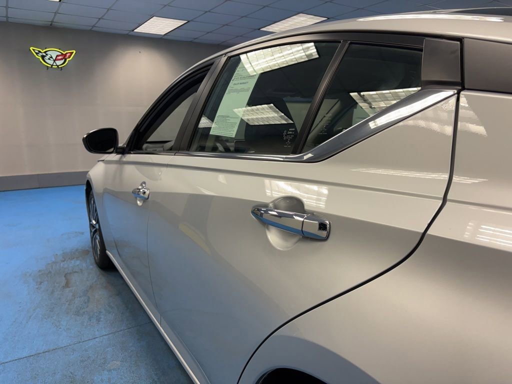 Used 2024 Nissan Altima 2.5 SV FWD image 17