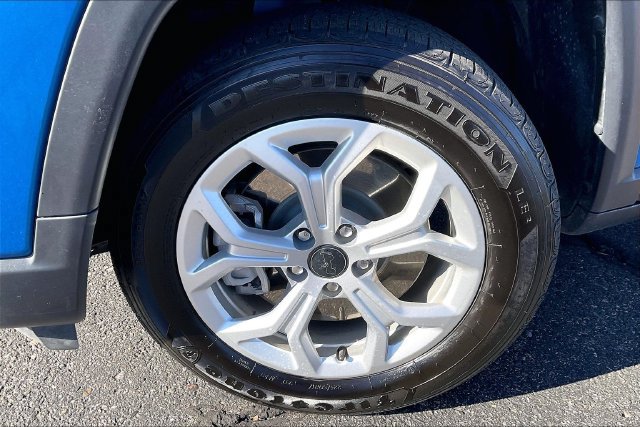 Certified 2025 Jeep Compass Sport AWD/4WD image 8