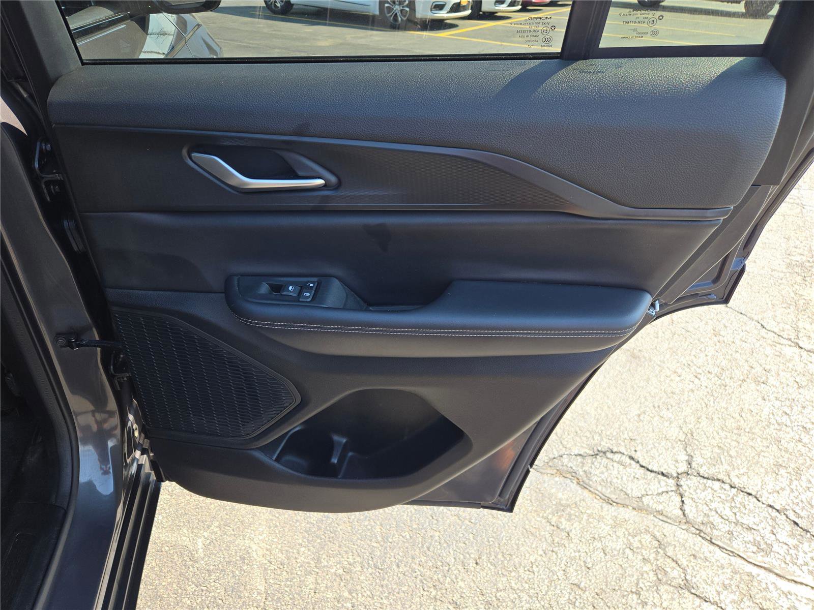 Certified 2024 Jeep Grand Cherokee Altitude image 10