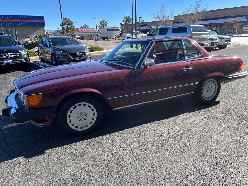 Used 1987 Mercedes-Benz 560 SL image 4