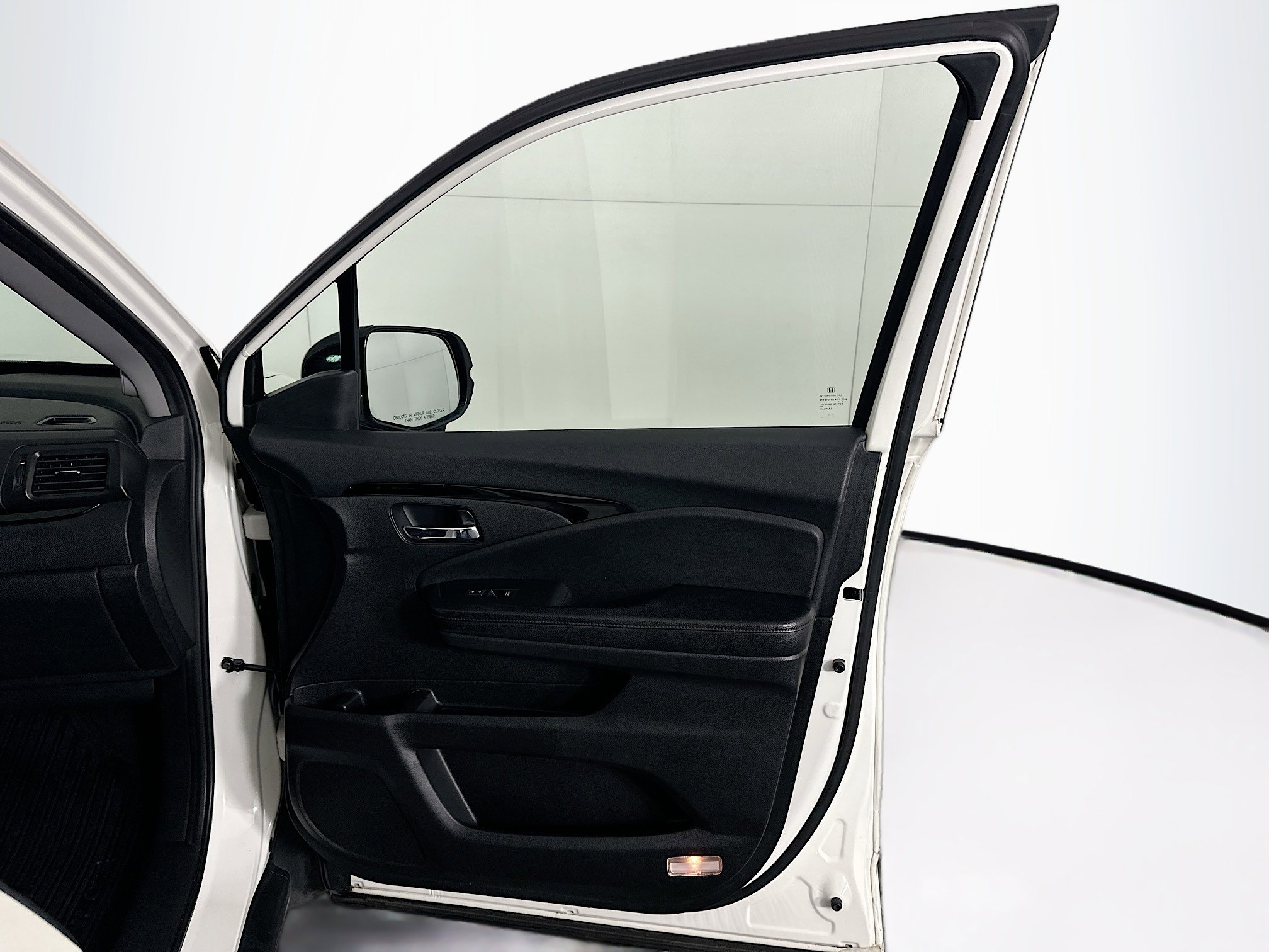 Used 2018 Honda Pilot Touring image 34