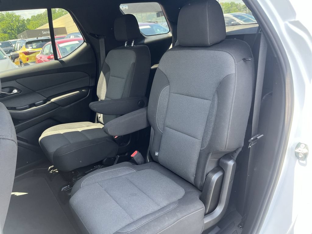 Used 2023 Chevrolet Traverse LT AWD/4WD image 28