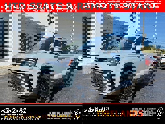 New 2025 Volkswagen Taos SE