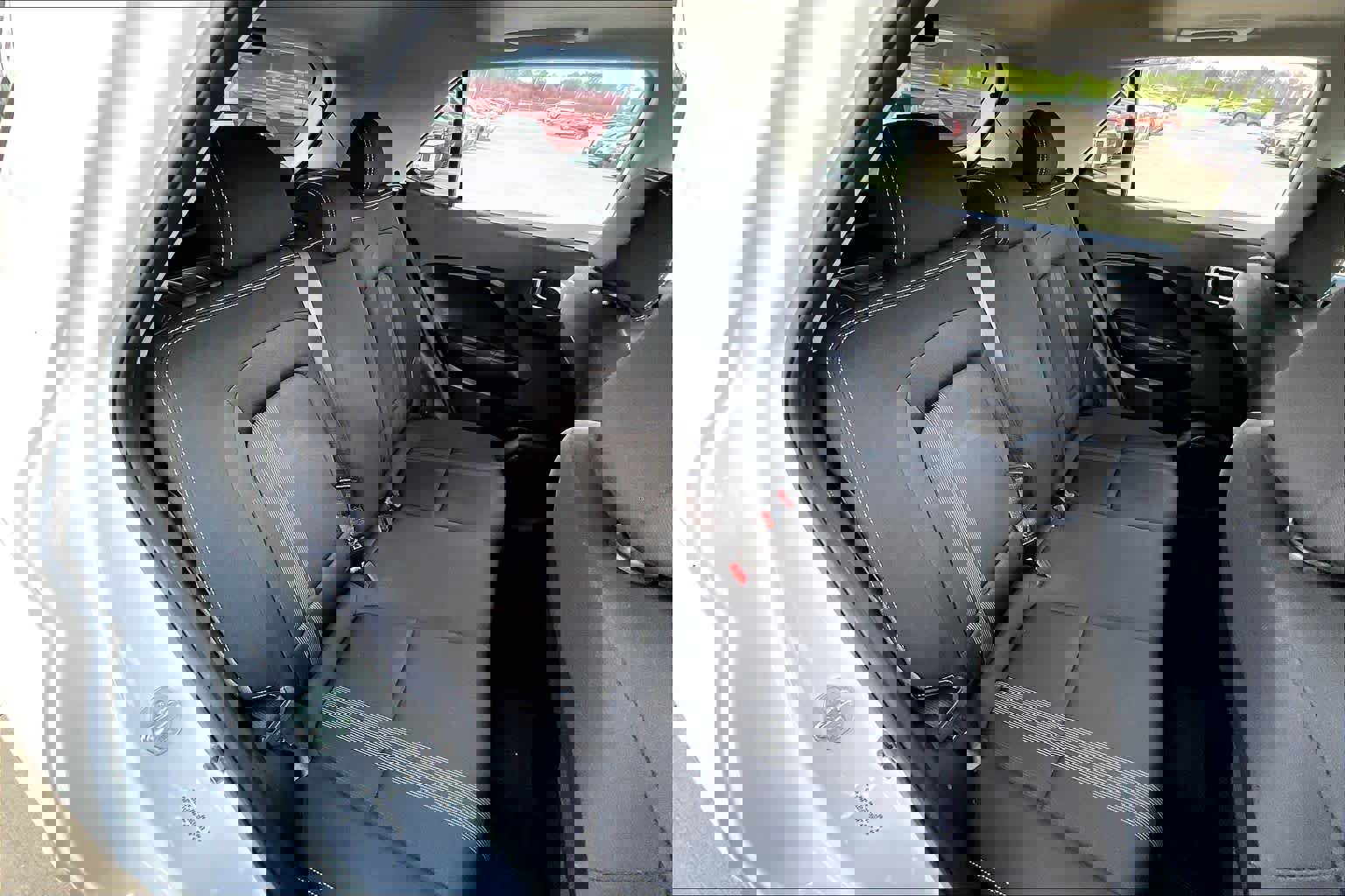 Used 2023 Hyundai Venue SEL image 18