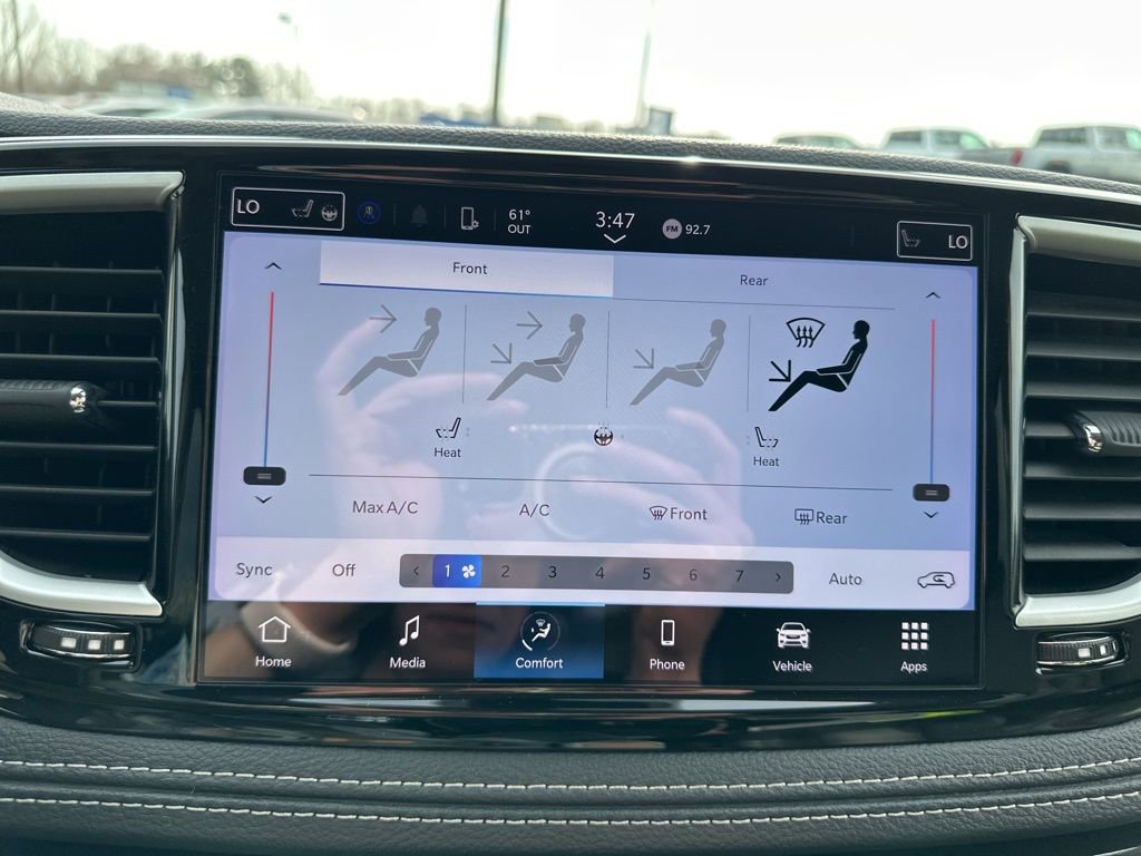 Used 2023 Chrysler Pacifica Touring-L image 24