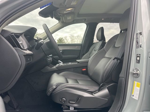 New 2026 Volvo XC90 B6 Ultra w/ Protection Package image 14