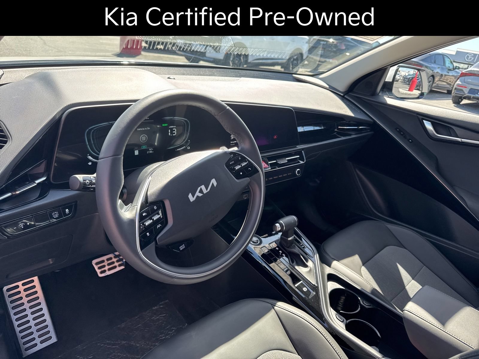 Certified 2025 Kia Niro EX Touring FWD image 19