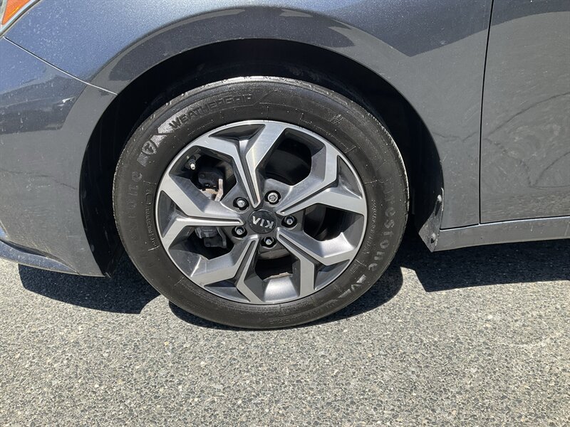 Used 2019 Kia Forte LXS FWD image 9