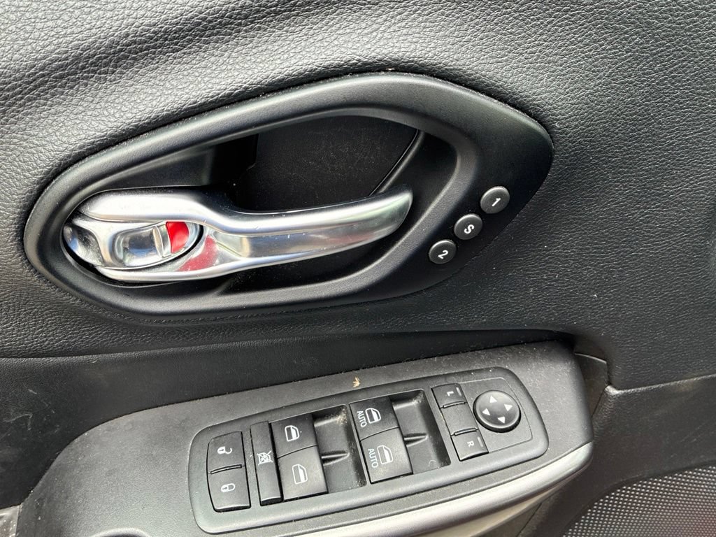 Used 2021 Jeep Cherokee Limited AWD/4WD image 35